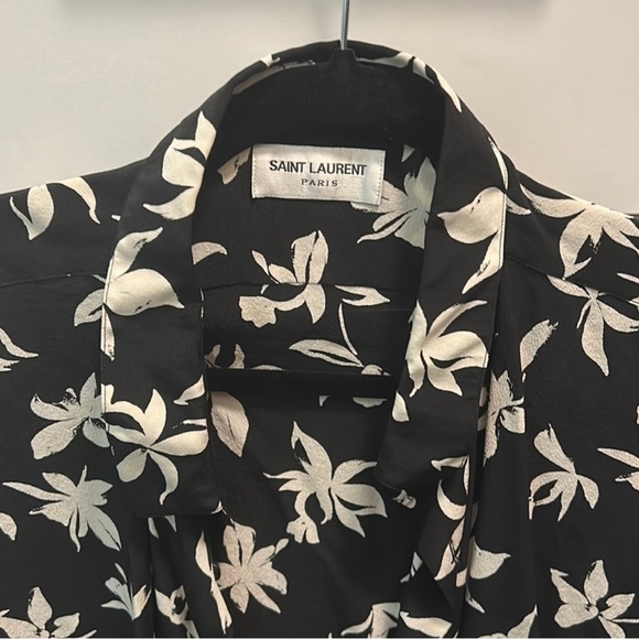 Saint Laurent short sleeved floral silk bottom up shirt size 43 - Picture 2 of 5